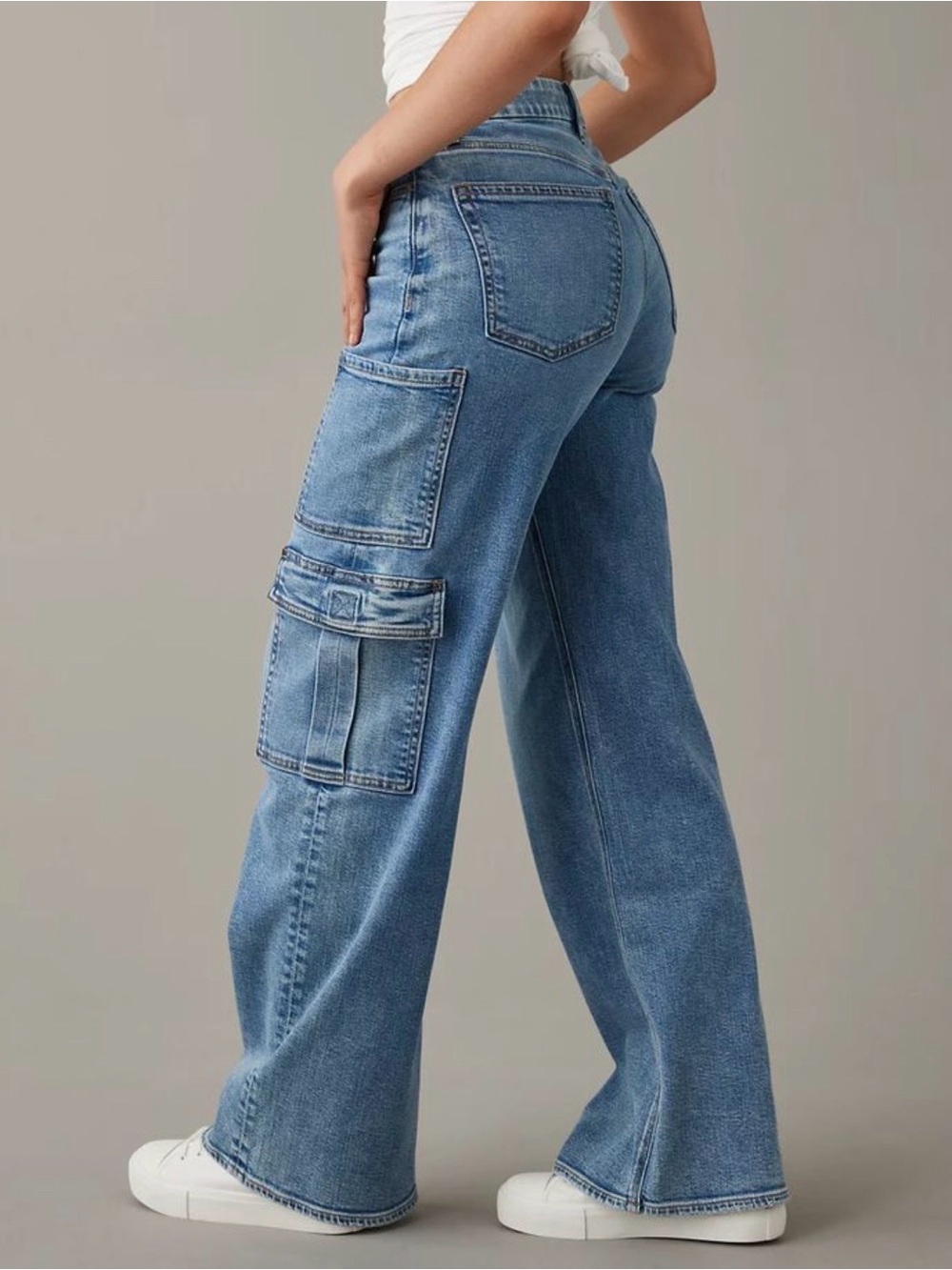 American Eagle Baggy Wide Leg Cargo Jeans Light Wash Size 10 Long